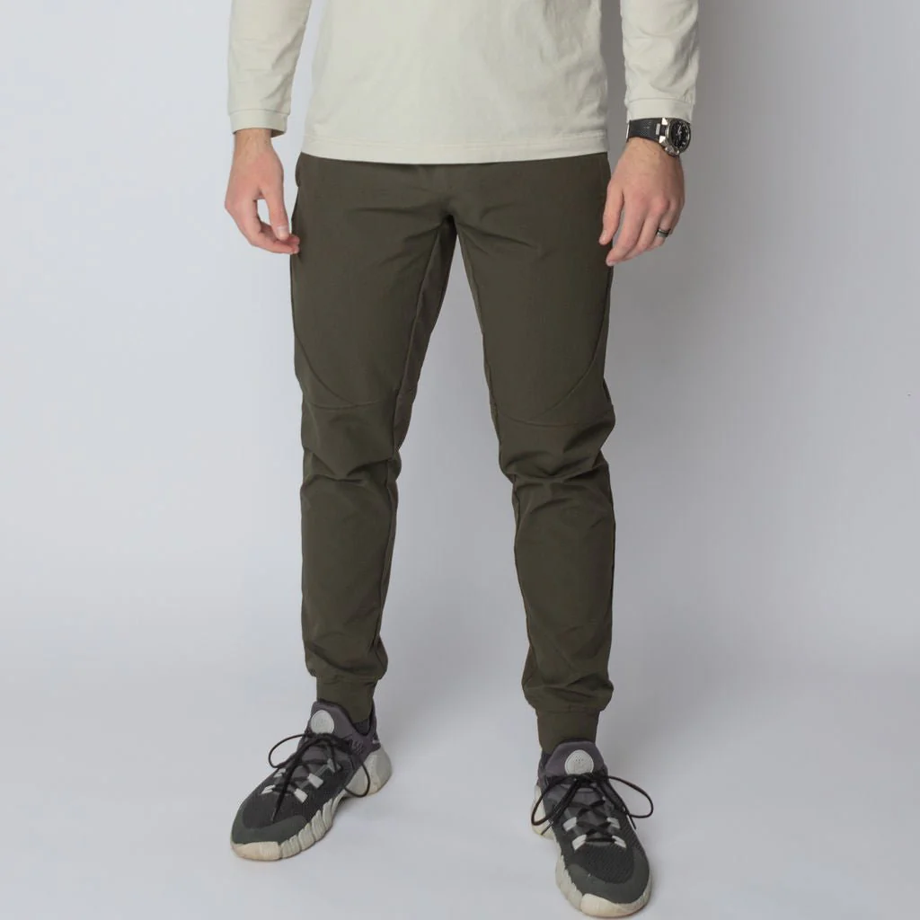 Carrier Traveler Joggers - Image 49